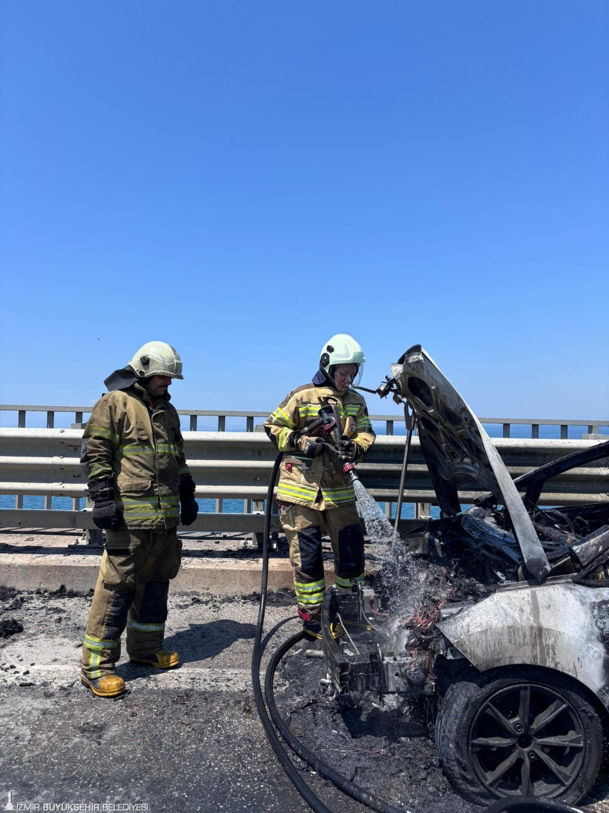 İzmir’in alevlerle savaşan cesur yüreği: Pes etmedi; Narlıdere'nin alev savaşçısı oldu