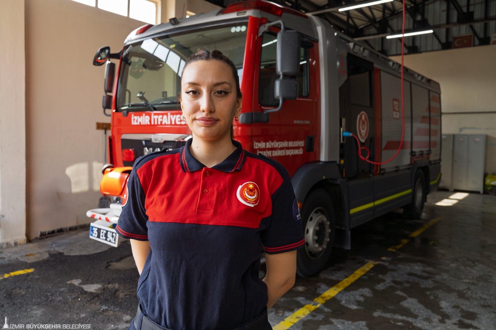 İzmir’in alevlerle savaşan cesur yüreği: Pes etmedi; Narlıdere'nin alev savaşçısı oldu