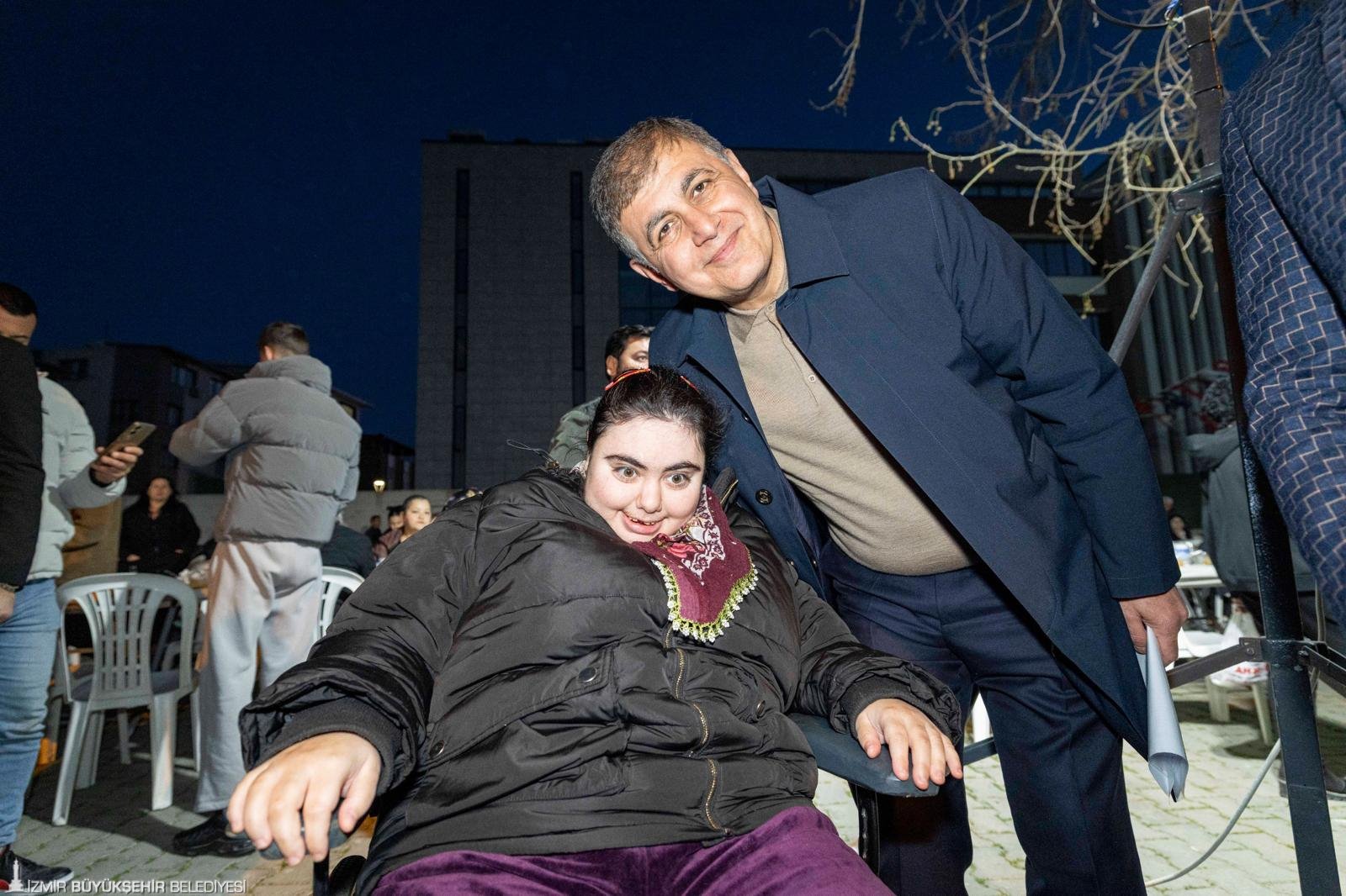 Tugay Çamdibi'nde binlerle iftarda: 'İyilik için çalıştığımızda büyürüz'