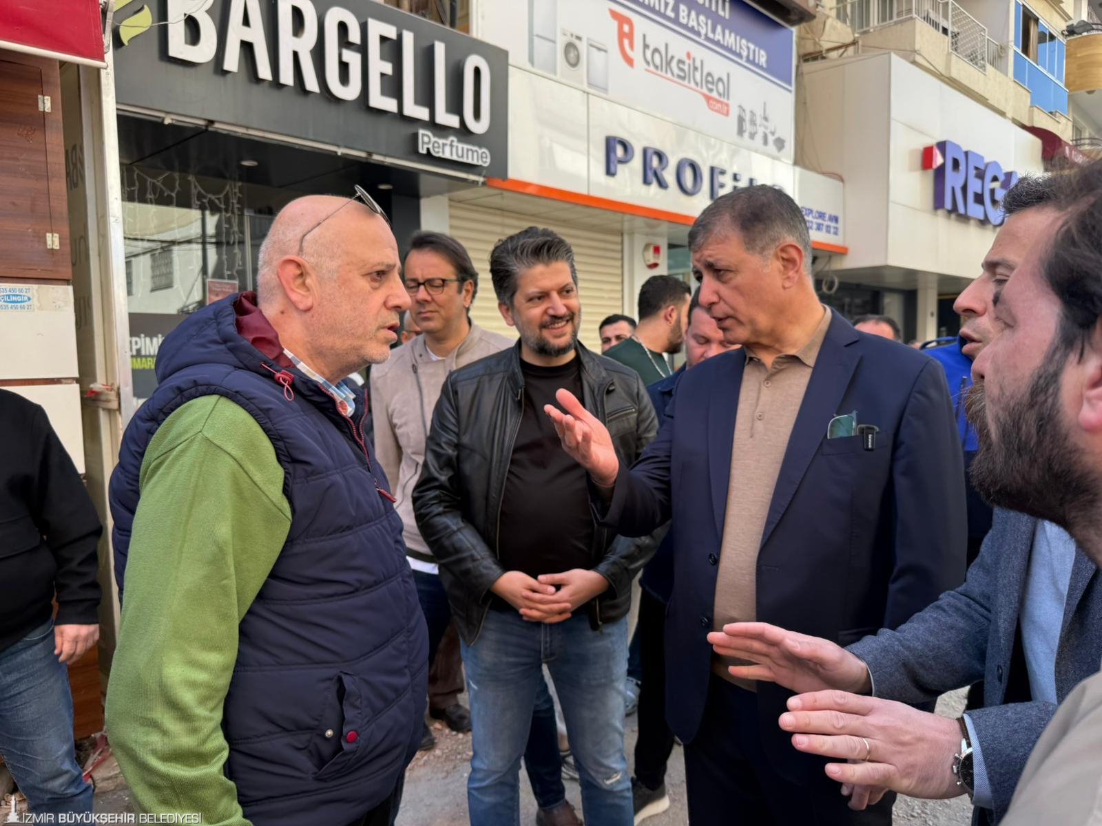 Bayraklı Sevgi Yolu'nda 'Güzel İzmir' dönüşümü: Tugay çalışmaları yerinde denetledi