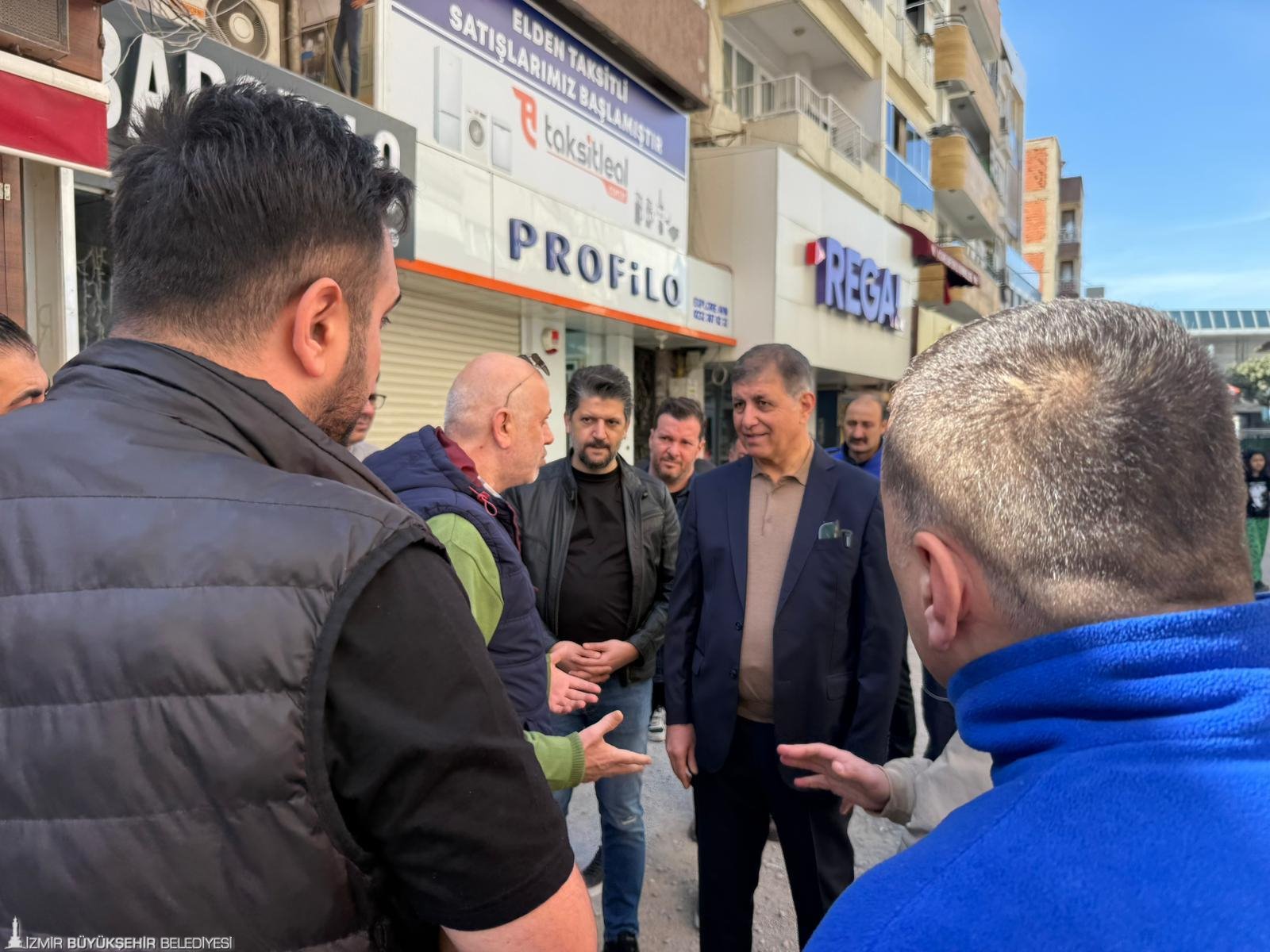 Bayraklı Sevgi Yolu'nda 'Güzel İzmir' dönüşümü: Tugay çalışmaları yerinde denetledi