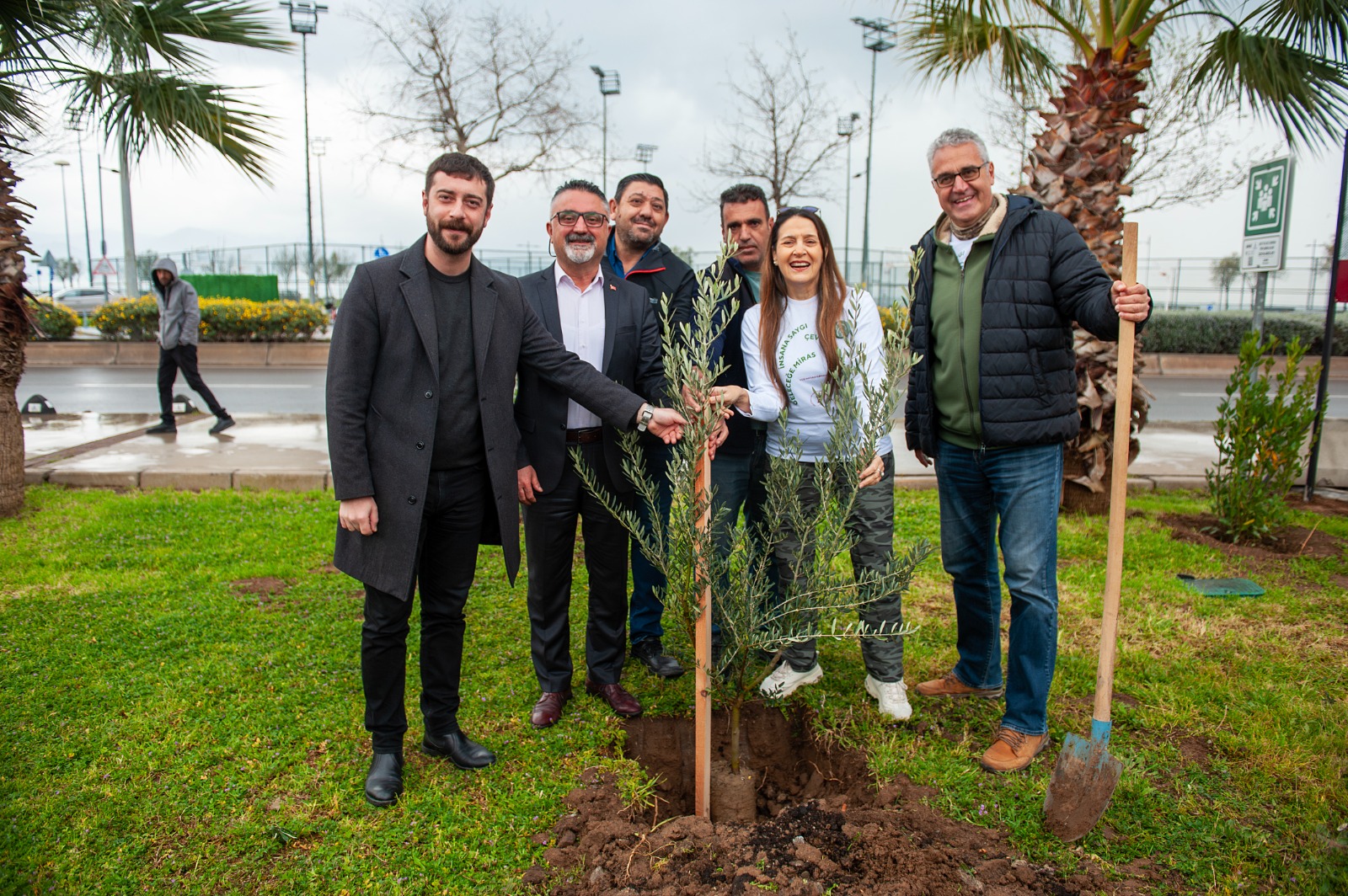 Karşıyaka’da anlamlı orman: Voleybolun unutulmazları Atakent’te yaşayacak!