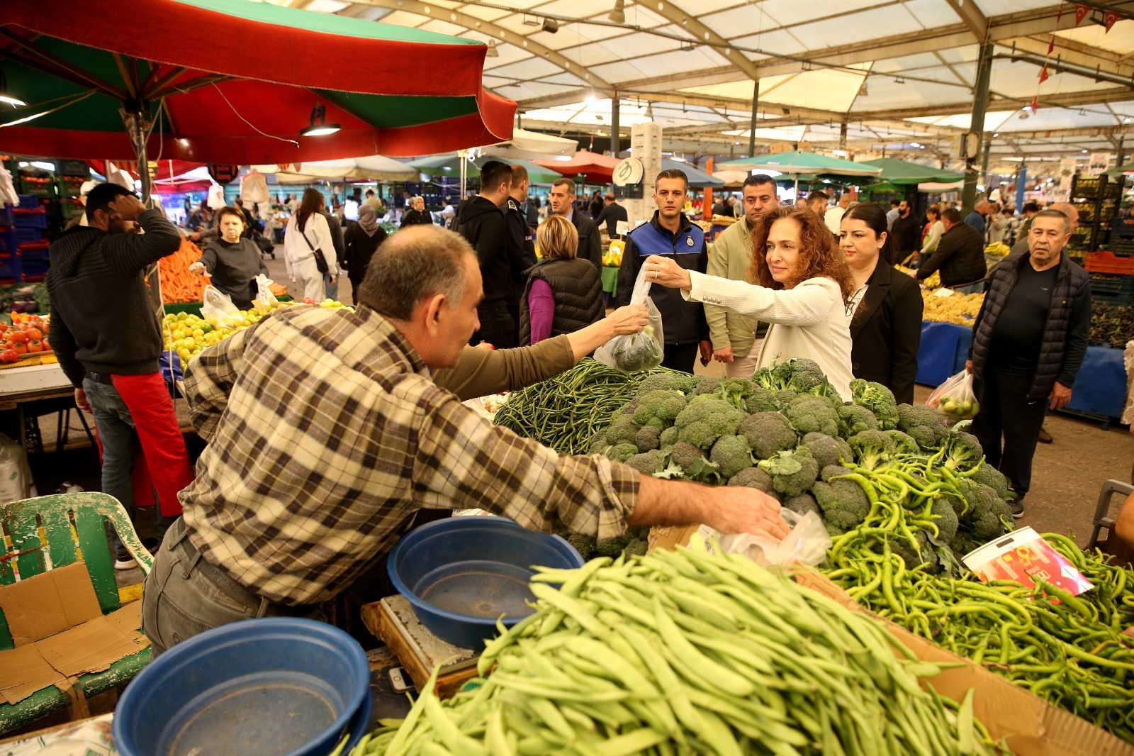 Karşıyaka'da şiddete karşı 'yasak' kararı
