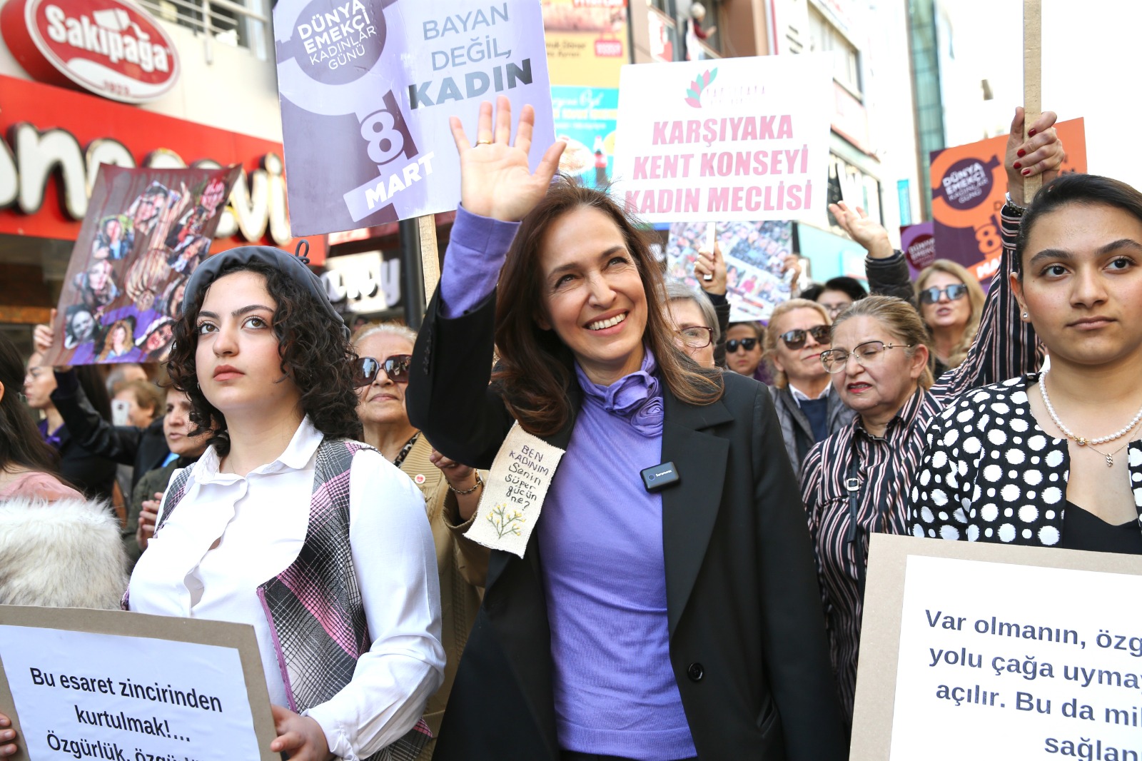 Kadınların sesi Karşıyaka'dan yükselecek 1 Kadınların sesi Karşıyaka'dan yükselecek