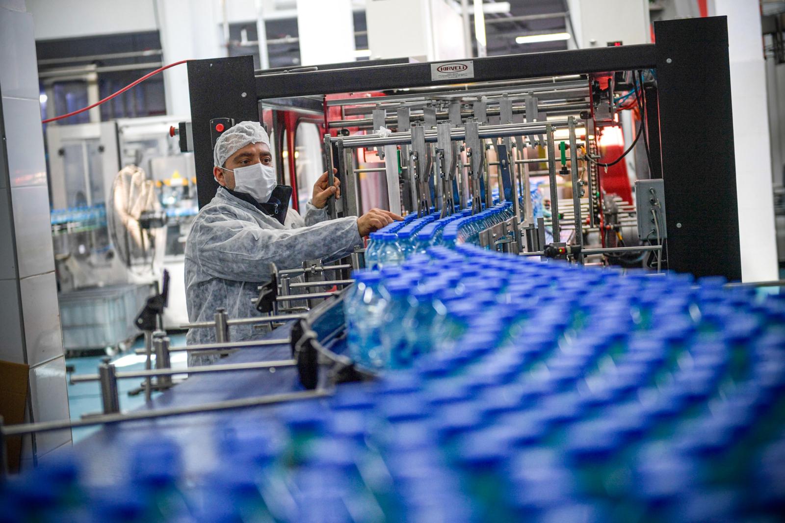 İzmir'in TSE onaylı 'Şaşal Su' yeni tasarımla raflarda: Üretimde rekora koşuyor