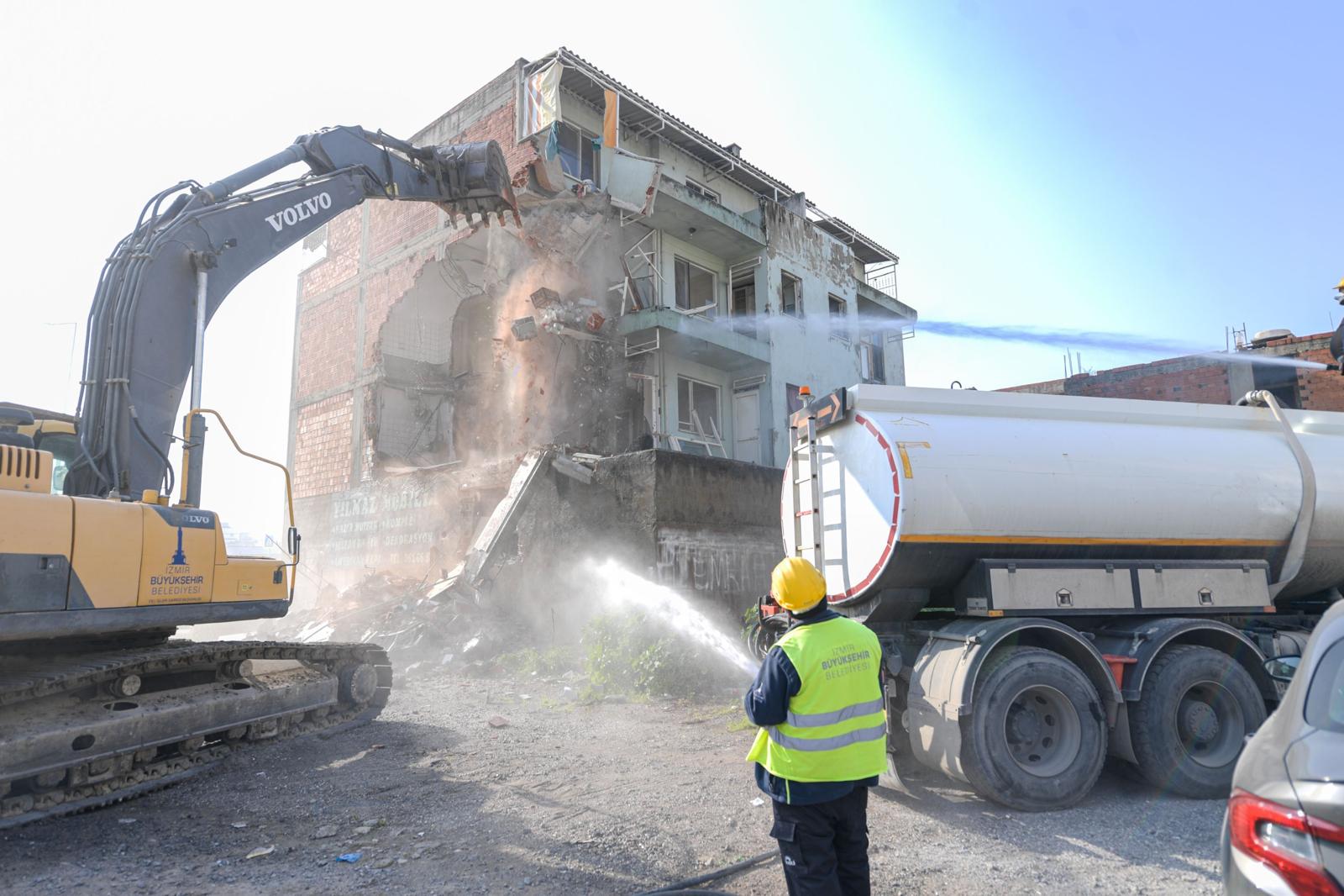 Karşıyaka trafiğinde '5 dakika' devrimi: Mavişehir ve Anadolu Caddesi bağlanıyor!