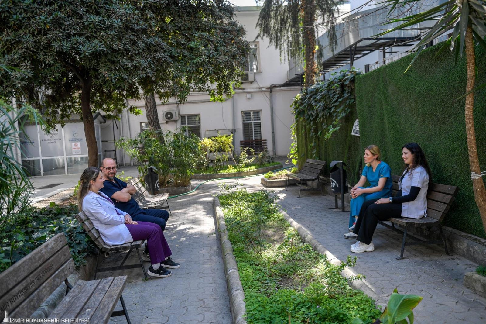 Eşrefpaşa Hastanesi'nde 'mucizevi' döngü: Doğdukları hastanede şimdi can kurtarıyorlar