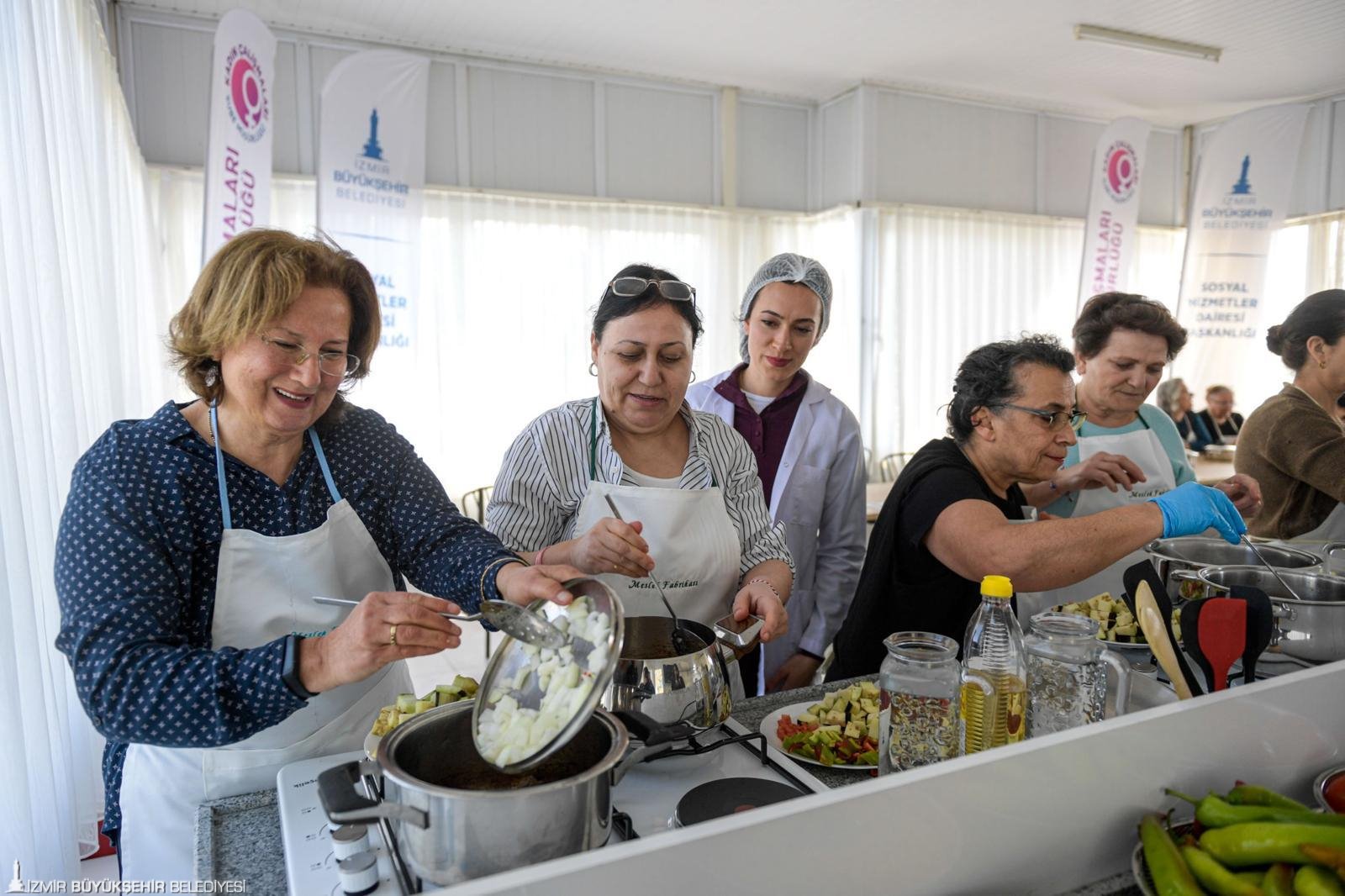 İzmir'de kadın ve çocuk odaklı sosyal politikalar: