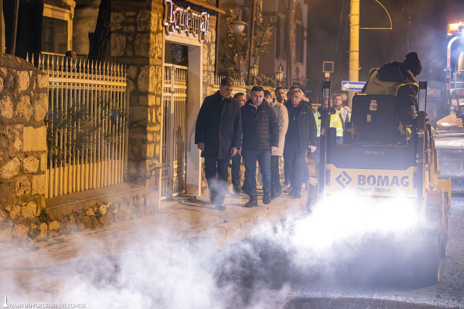 Tugay'dan yol emekçileriyle 'gece mesaisi': İşçilerin molasına konuk oldu