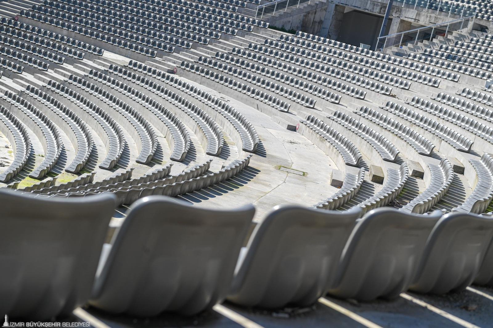 Aşık Veysel Amfi Tiyatro baştan aşağı yenileniyor: İzmir'in yaz akşamları artık daha konforlu