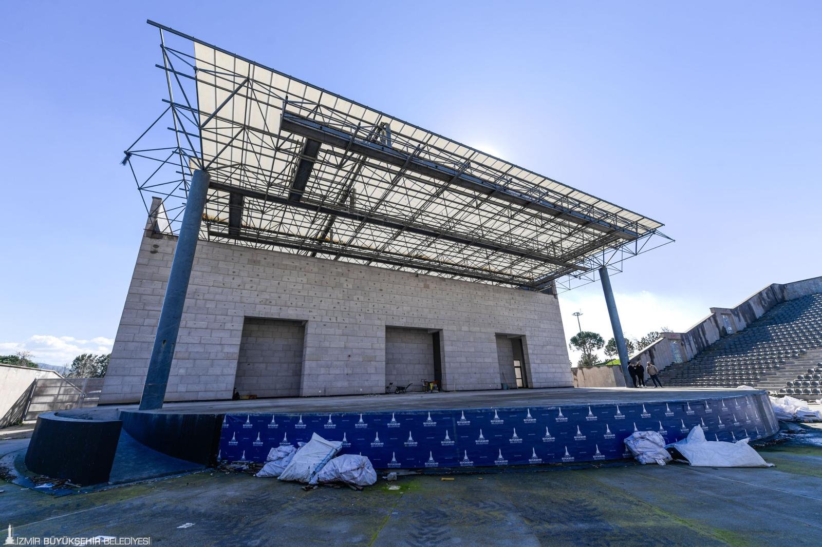 Aşık Veysel Amfi Tiyatro baştan aşağı yenileniyor: İzmir'in yaz akşamları artık daha konforlu 4 Aşık Veysel Amfi Tiyatro baştan aşağı yenileniyor: İzmir'in yaz akşamları artık daha konforlu