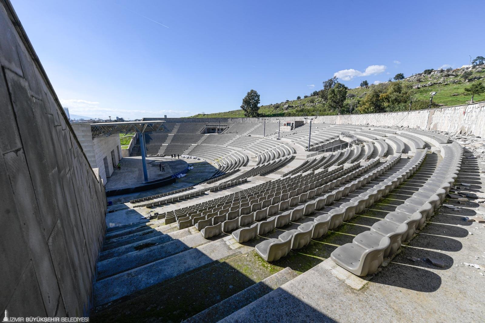 Aşık Veysel Amfi Tiyatro baştan aşağı yenileniyor: İzmir'in yaz akşamları artık daha konforlu 5 Aşık Veysel Amfi Tiyatro baştan aşağı yenileniyor: İzmir'in yaz akşamları artık daha konforlu