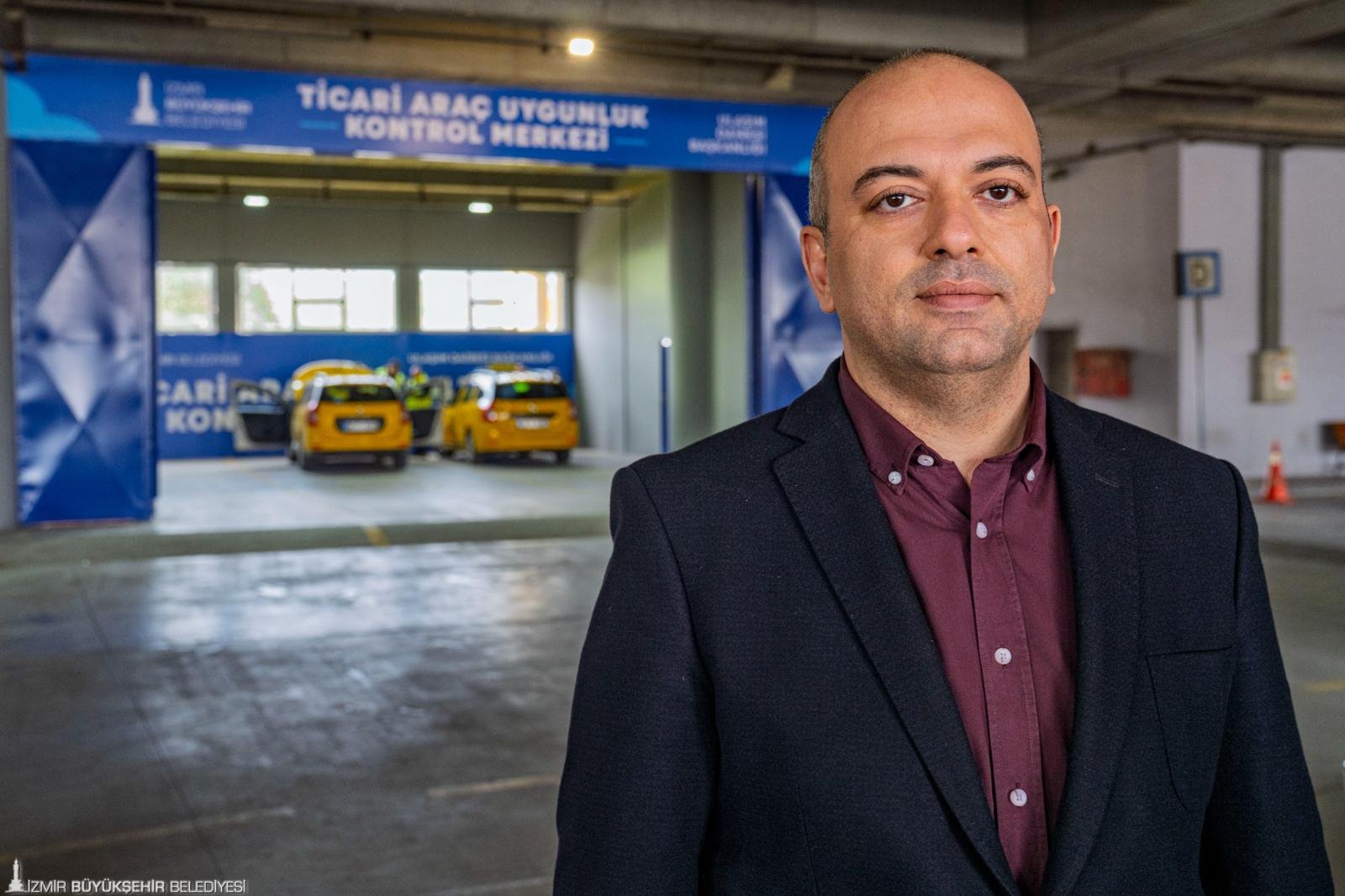 İzmir'de taksi ve dolmuşlara sıkı 'uygunluk' denetimi: Denetimi geçemeyen trafiğe çıkamıyor 5 İzmir'de taksi ve dolmuşlara sıkı 'uygunluk' denetimi: Denetimi geçemeyen trafiğe çıkamıyor