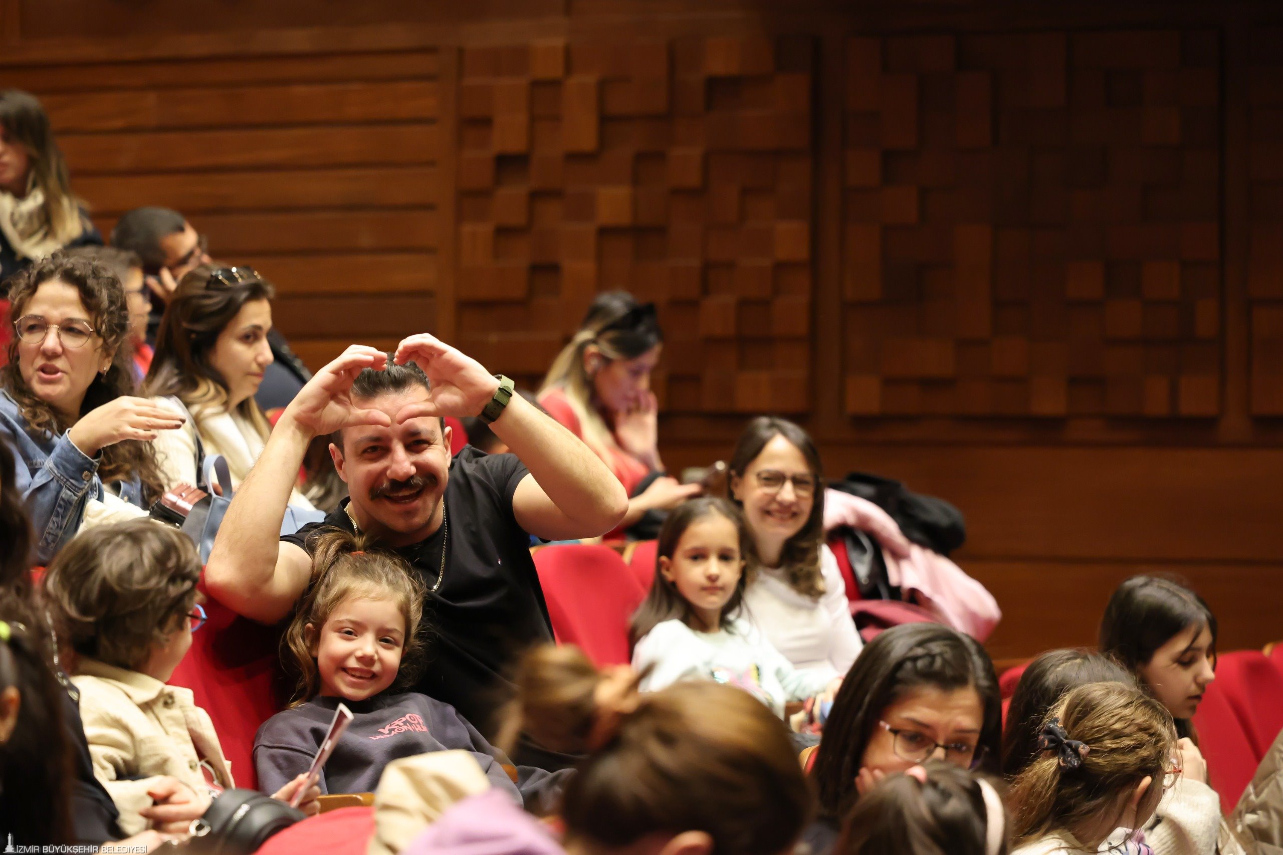 İzmirli miniklere Göbeklitepe'de macera: Çocuklara sanat dolu mola 3 İzmirli miniklere Göbeklitepe'de macera: Çocuklara sanat dolu mola