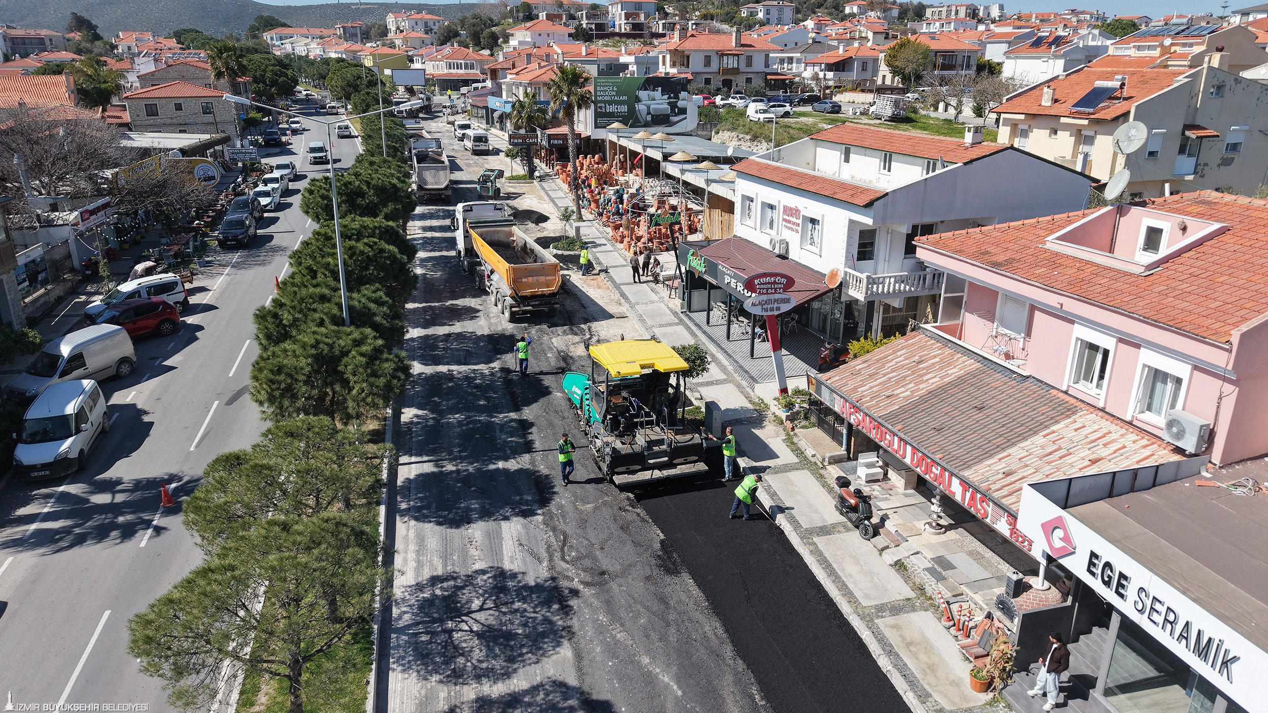 Çeşme yaz turizmine hazırlanıyor: Yollar sil baştan yenileniyor