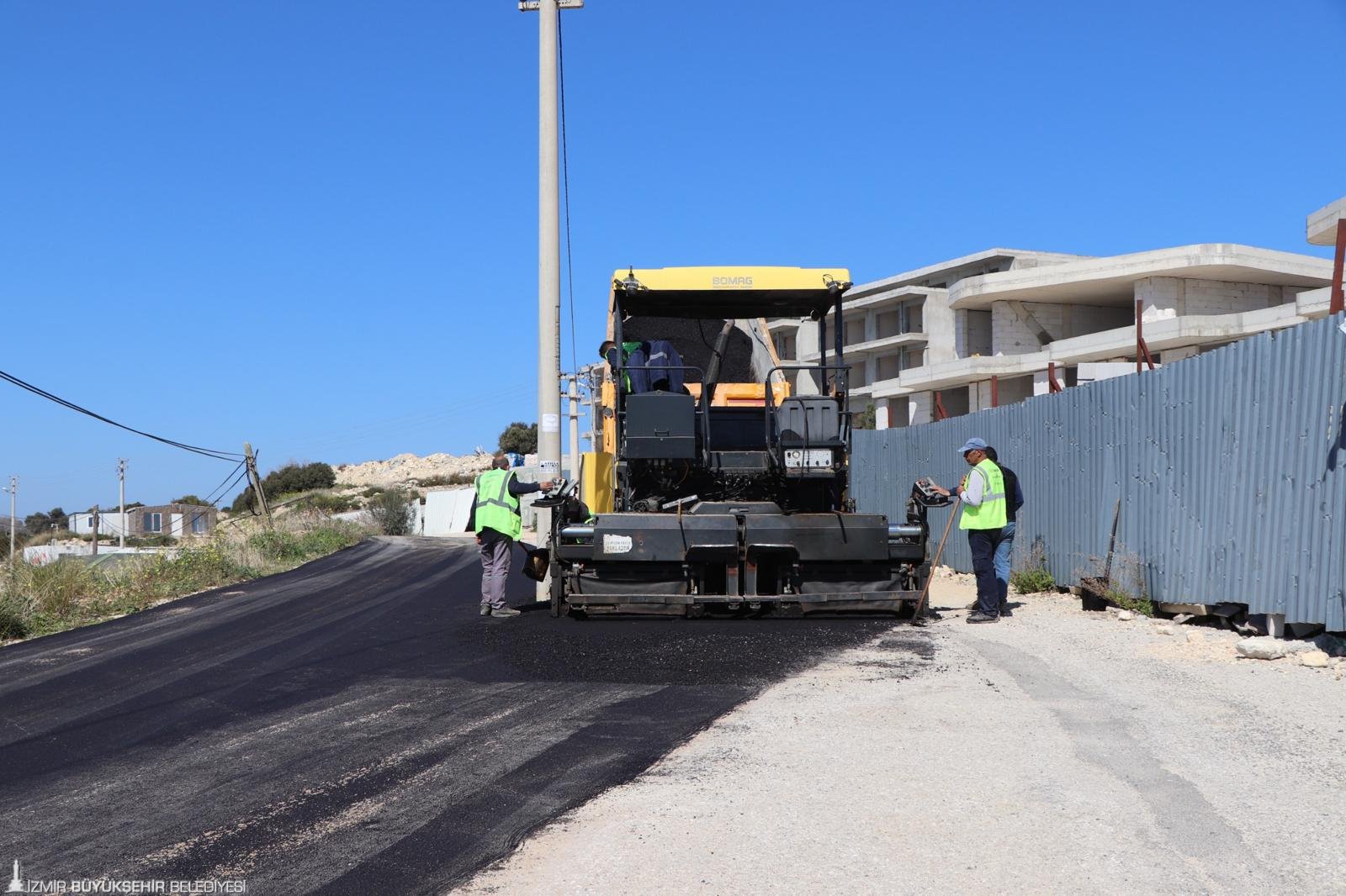 Çeşme yaz turizmine hazırlanıyor: Yollar sil baştan yenileniyor