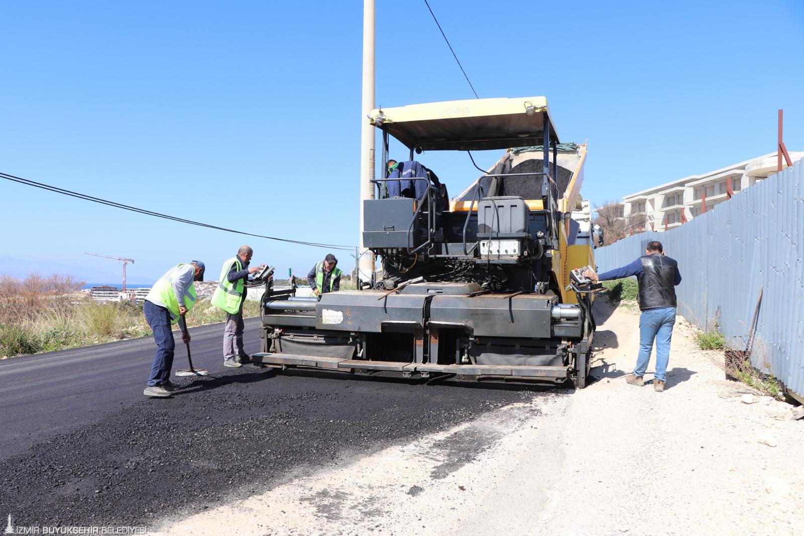 Çeşme yaz turizmine hazırlanıyor: Yollar sil baştan yenileniyor