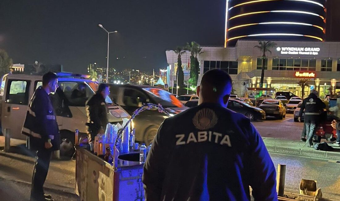 İzmir Büyükşehir Belediyesi zabıta ekipleri, kent genelinde başlattığı "huzur ve