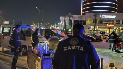 İzmir Büyükşehir Belediyesi zabıta ekipleri, kent genelinde başlattığı "huzur ve