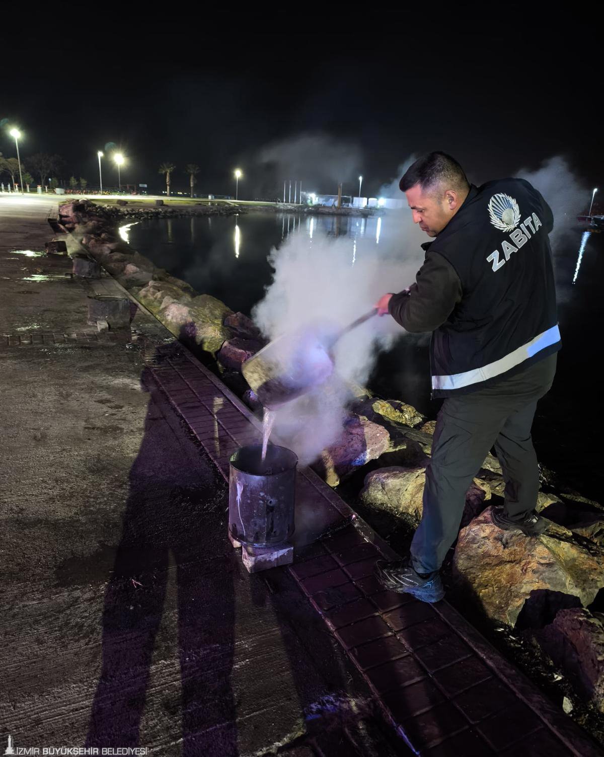 Büyükşehir zabıtası sahada: Fahiş fiyat ve izinsiz satışa geçit yok