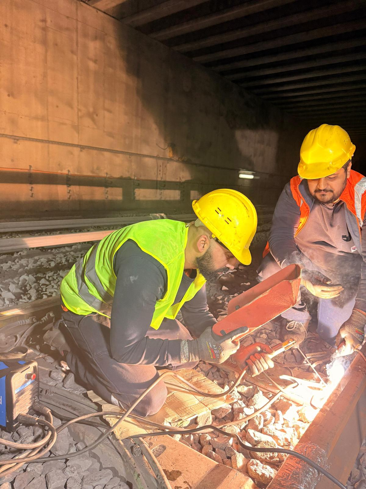 İzmir Metrosu'nda ray değişimi tamam: Seferler normale döndü