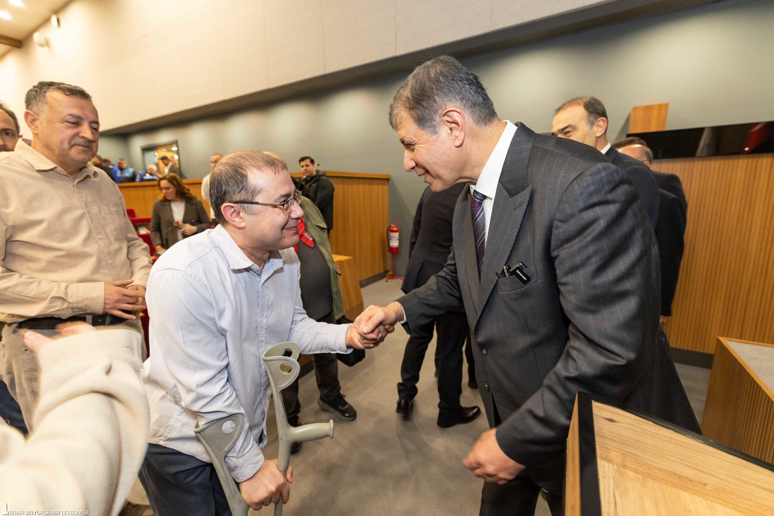 Başkan Tugay personelle bayramlaştı: 'Yol arkadaşlarım; sizler bu kentin vicdanısınız'