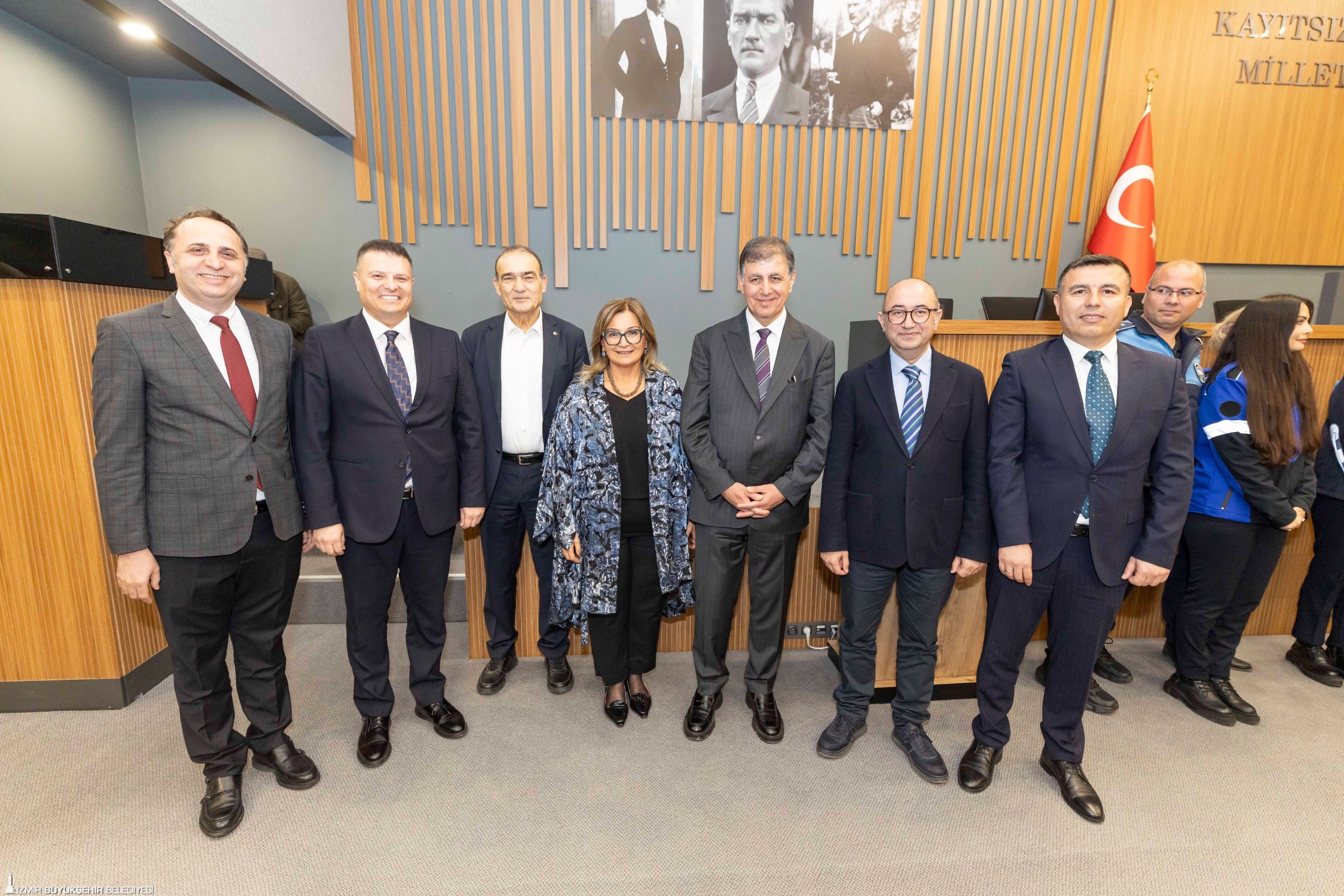 Başkan Tugay personelle bayramlaştı: 'Yol arkadaşlarım; sizler bu kentin vicdanısınız'