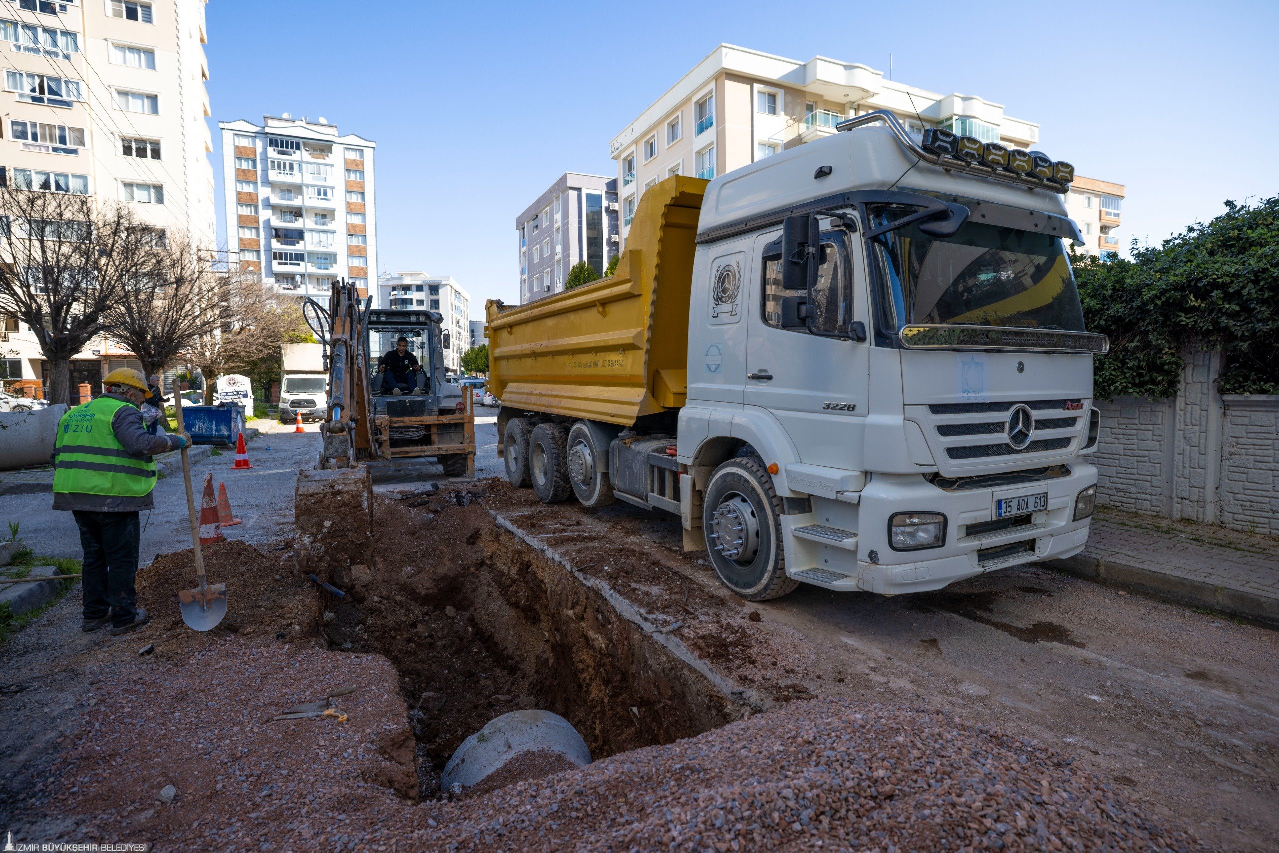 İZSU’dan Buca’ya 420 milyonluk altyapı yatırımı: 19 mahallede su taşkını çilesi sona eriyor