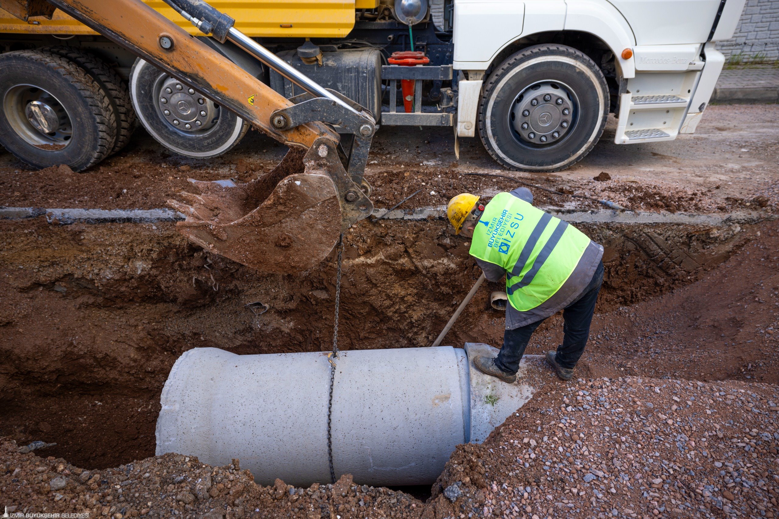 İZSU’dan Buca’ya 420 milyonluk altyapı yatırımı: 19 mahallede su taşkını çilesi sona eriyor