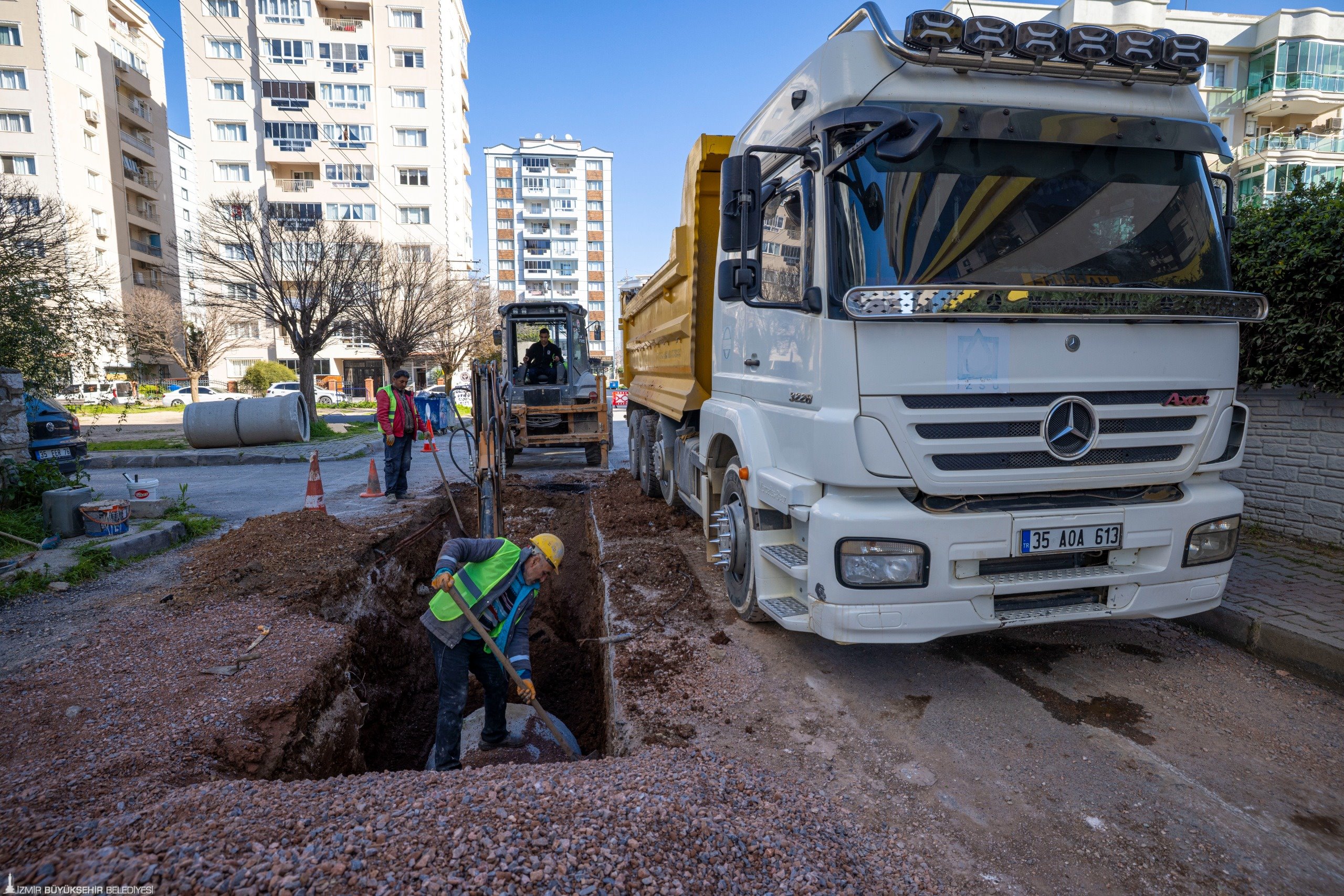 İZSU’dan Buca’ya 420 milyonluk altyapı yatırımı: 19 mahallede su taşkını çilesi sona eriyor