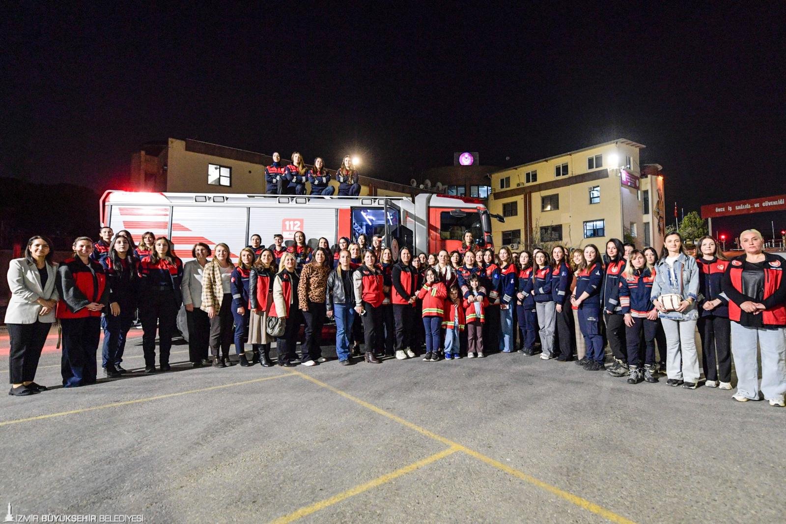 Öznur Tugay İtfaiye ve ESHOT'un 'demir kadınlarıyla' 'Gönül sofrasında' buluştu: "İyi ki varsınız"