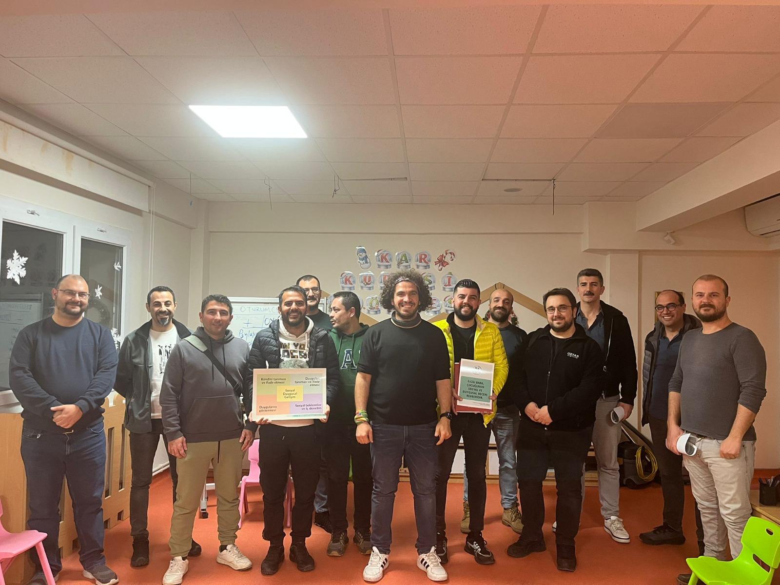 İzmirli babalar için "Eski Köye Yeni Adet": Yardımcı değil, sorumlu ebeveyn dönemi!