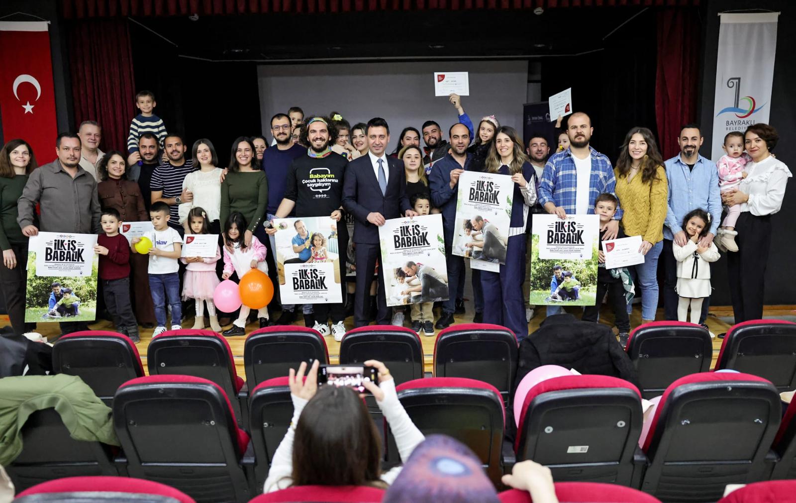 İzmirli babalar için "Eski Köye Yeni Adet": Yardımcı değil, sorumlu ebeveyn dönemi!