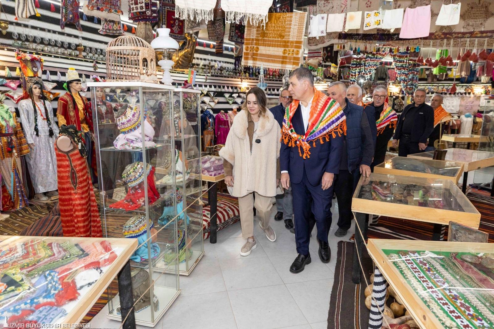 Tugay'dan Oba'da 'Vefa' mesajı: Semeni tepsisinde ne diledi? 5 Tugay'dan Oba'da 'Vefa' mesajı: Semeni tepsisinde ne diledi?