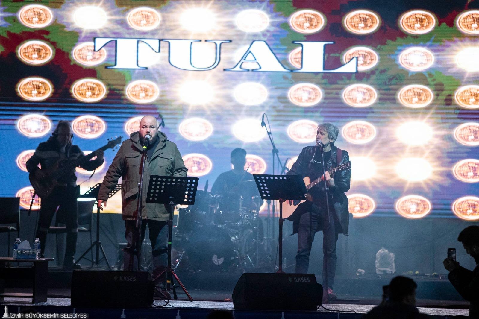 Bahar Bayramı İzmir’e çok yakıştı: Demir dövüldü, ateşten atlandı