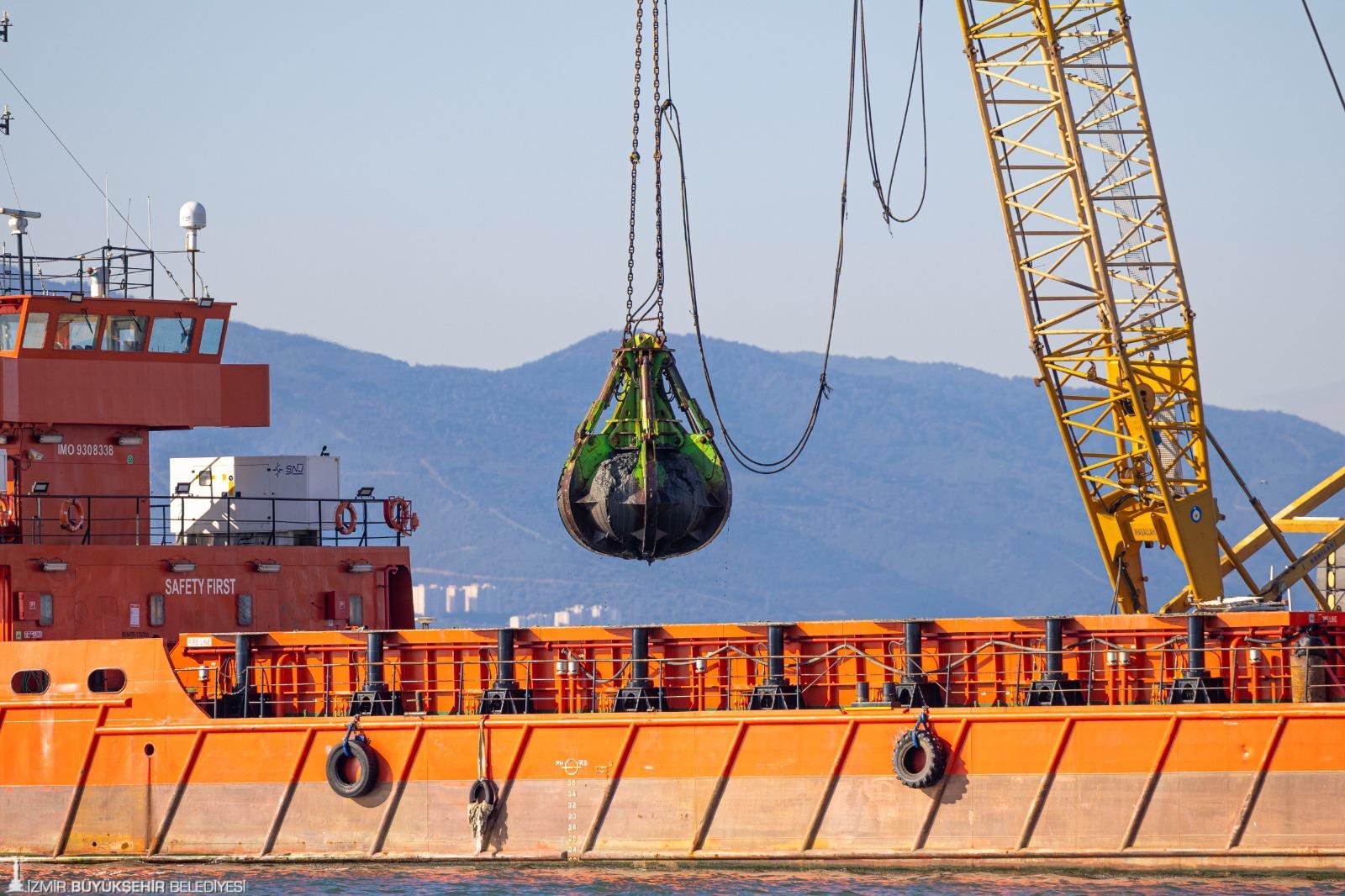 İzmir'de altyapıya 2 yılda 13 milyarlık yatırım: Tugay döneminde rekor kırıldı 10 İzmir'de altyapıya 2 yılda 13 milyarlık yatırım: Tugay döneminde rekor kırıldı