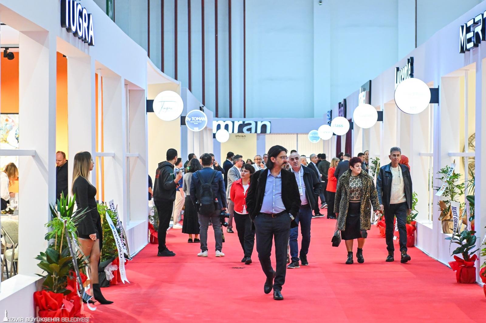 İZFURNEX 2026 - İzmir Mobilya Fuarı kapılarını açtı: Mobilyanın kalbi Fuar İzmir'de atıyor