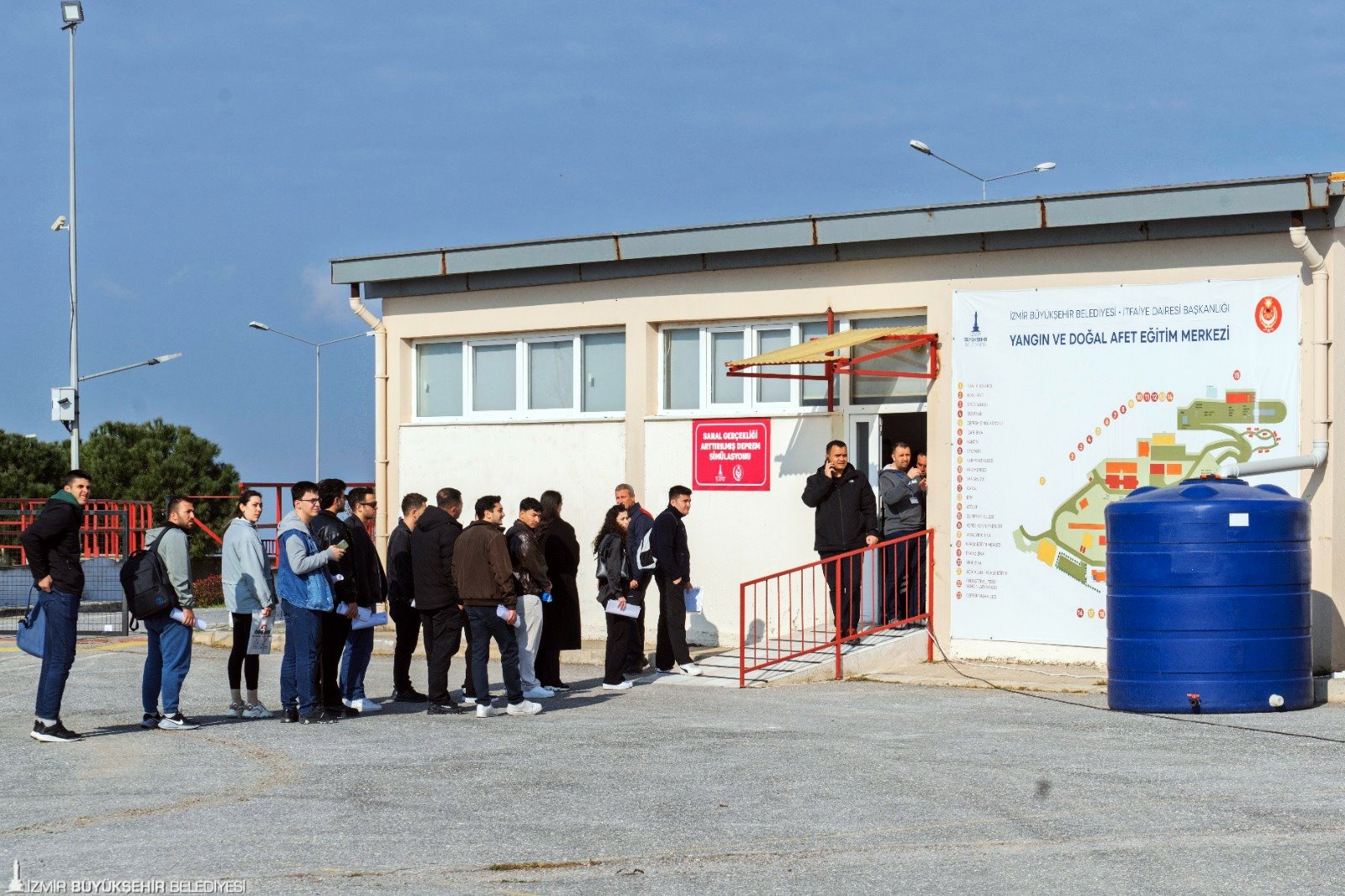 İzmir İtfaiyesi güçleniyor: 100 yeni memur alınacak