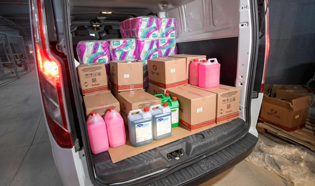 İzmir’in geleceği, temiz sınıflarda şekilleniyor! 

İzmir Büyükşehir Belediyesi, "Hijyenik okullar,