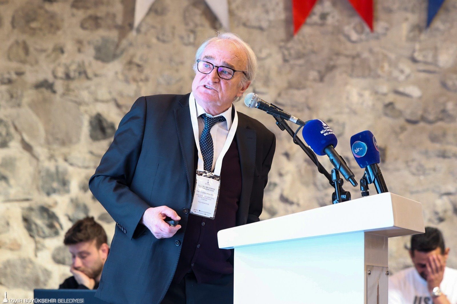 İzmir Körfez Konferansı'nda korkutan uyarı: 'Artık dev bir atık deposuna dönüştü' 2 İzmir Körfez Konferansı'nda korkutan uyarı: 'Artık dev bir atık deposuna dönüştü'