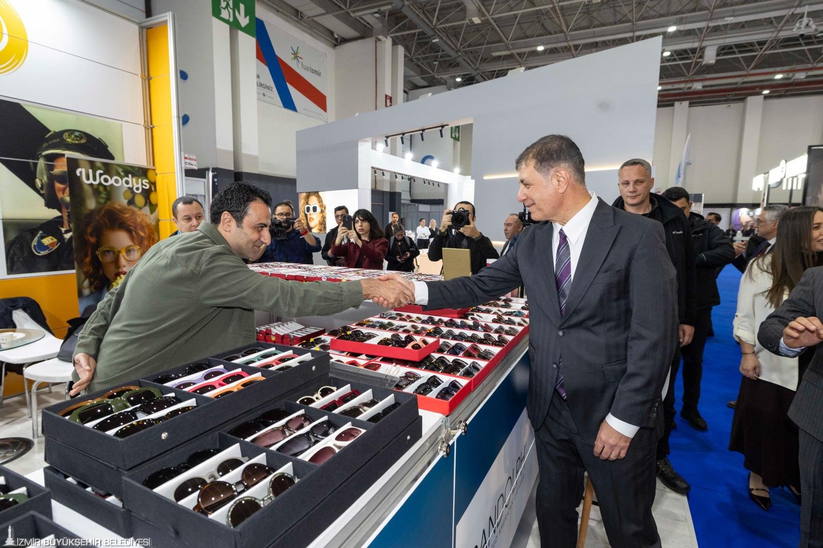 Optic World İzmir kapılarını açtı: Başkan Tugay’dan "330 Milyar Dolarlık Pazar" vurgusu! 5 Optic World İzmir kapılarını açtı: Başkan Tugay’dan "330 Milyar Dolarlık Pazar" vurgusu!