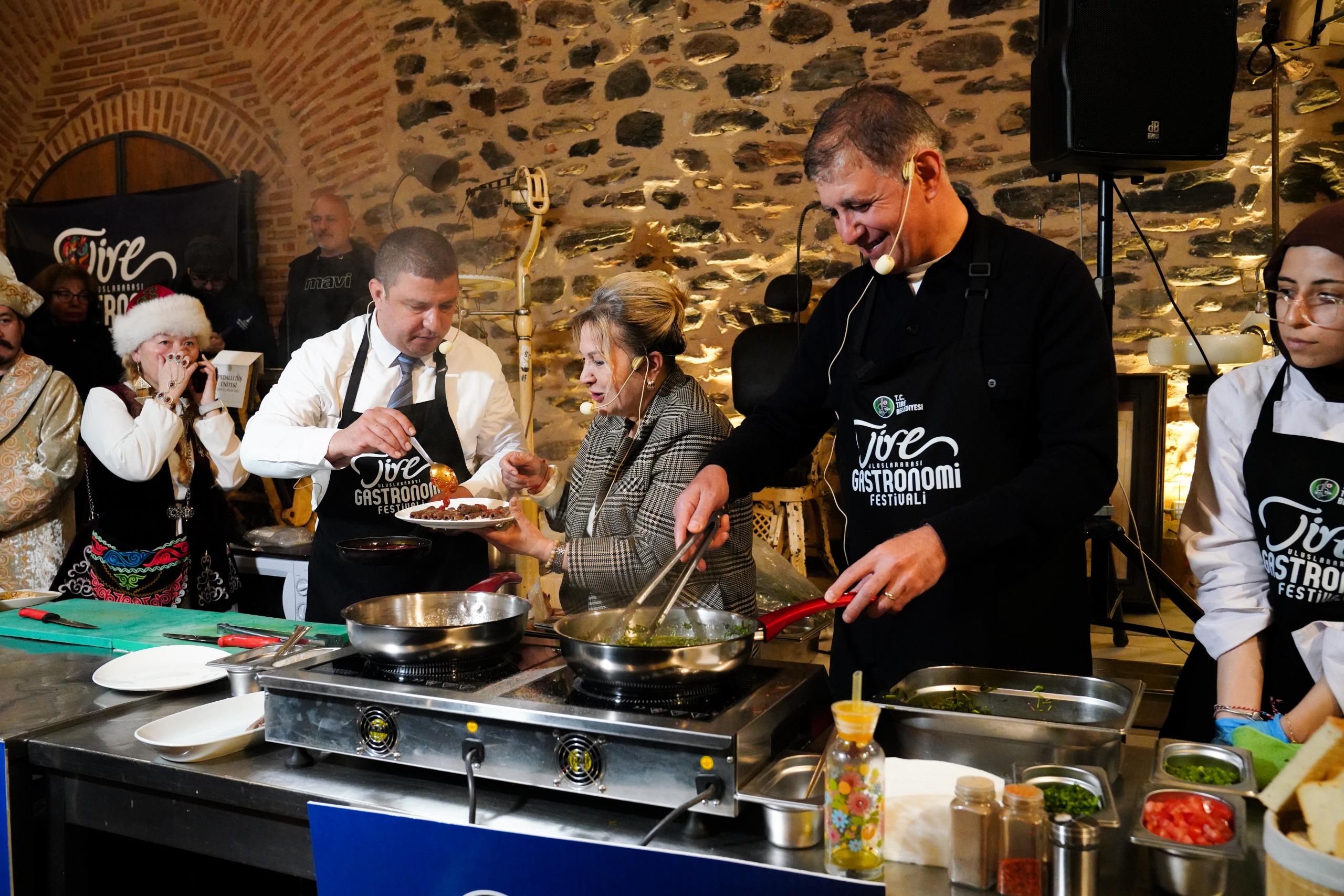 Tire’nin bereketli toprakları, tarih kokan sokakları ve dillere destan mutfağı