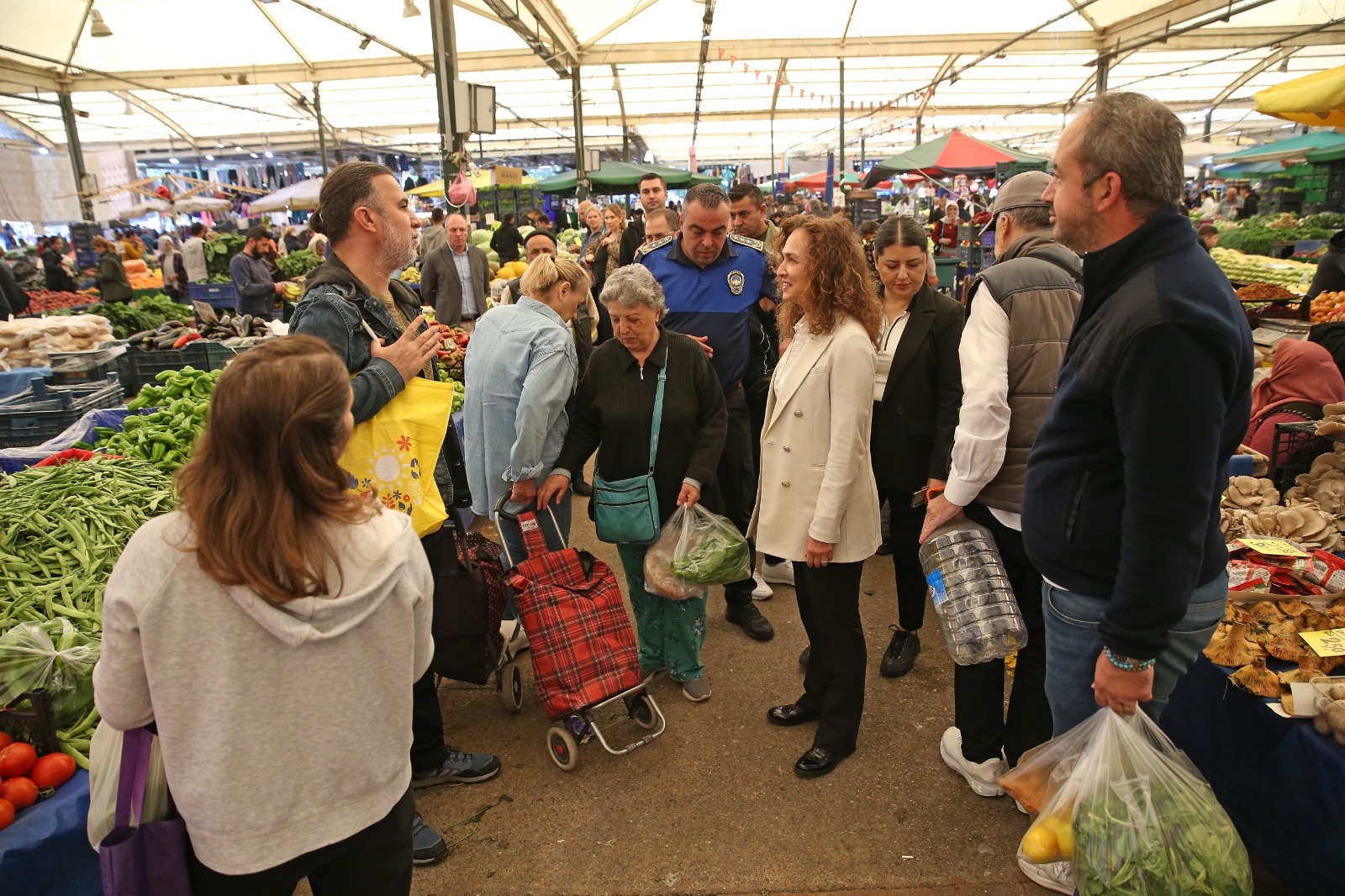 Karşıyaka'da şiddete karşı 'yasak' kararı