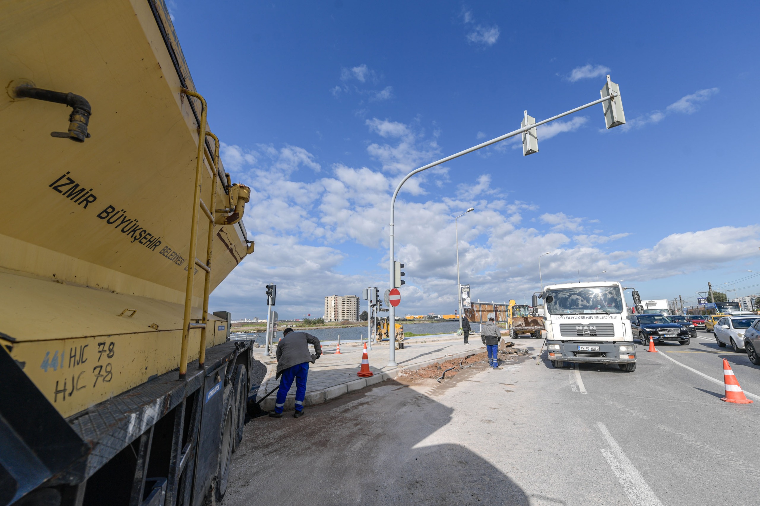 İzmir trafiğine 'şerit' ayarı: Çiğli Ve Gaziemir’de araç kuyrukları tarihe karışacak