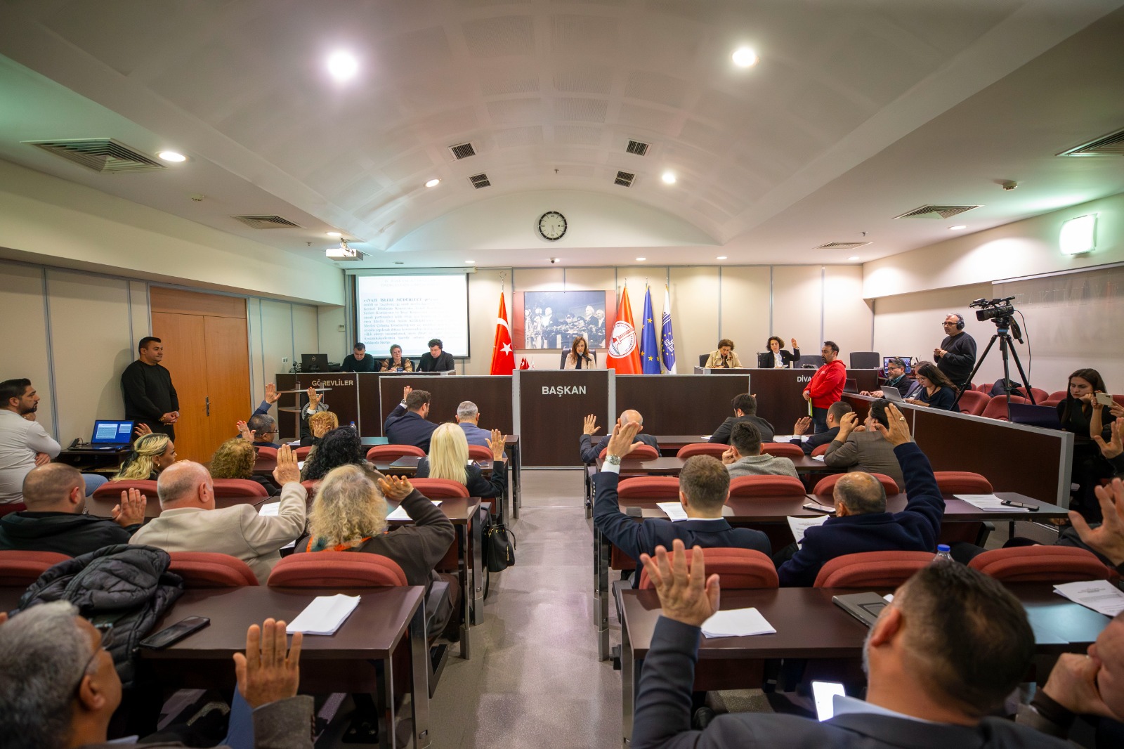 Karşıyaka'da şiddete karşı 'yasak' kararı