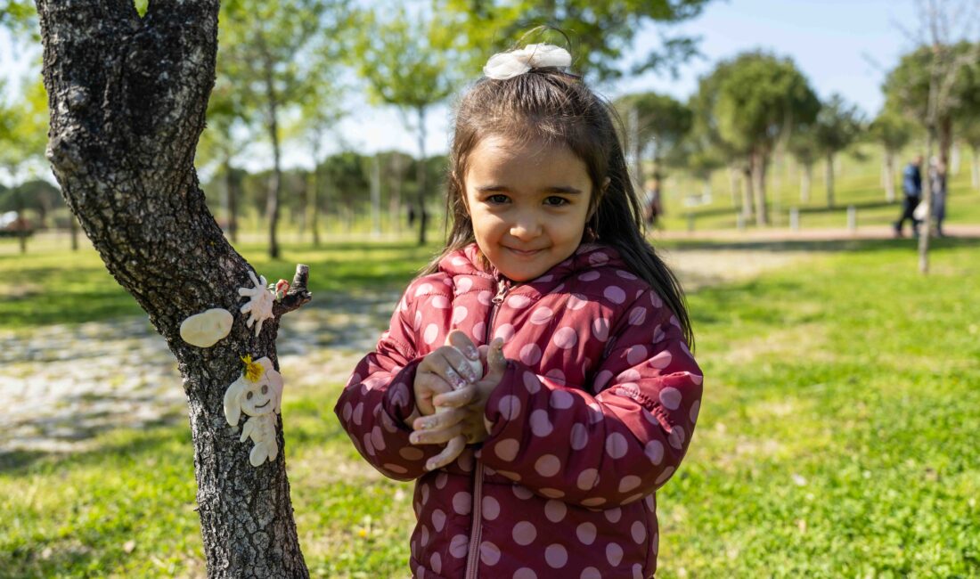 Bornova Belediyesi, Çocuk Oyun ve Aktivite Merkezleri aracılığıyla minikleri beton