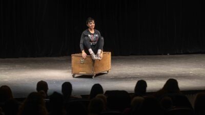 Bornova’da kadınların sesi, 8 Mart haftası boyunca sokaklardan sahnelere, sergi