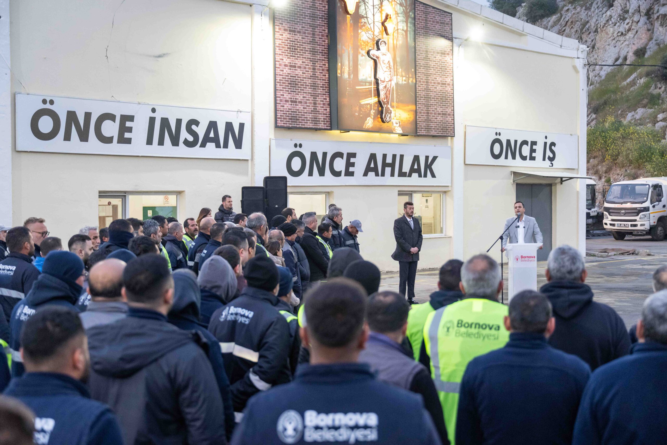 Başkan Ömer Eşki’den sert bayram mesajı: "İnadına demokrasi demeye devam edeceğiz!"