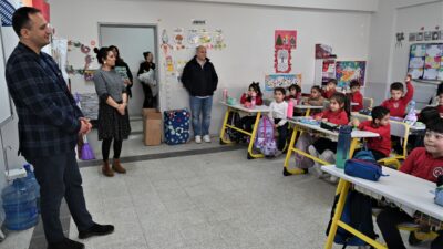 Bornova’da Hayat Bilgisi dersinin bu haftaki konuğu "Başkan Amca" oldu!