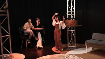 Bornova Belediyesi Şehir Tiyatrosu’nun sahnelediği, Tristan Bernays’ın ödüllü eseri “Unutmak”,